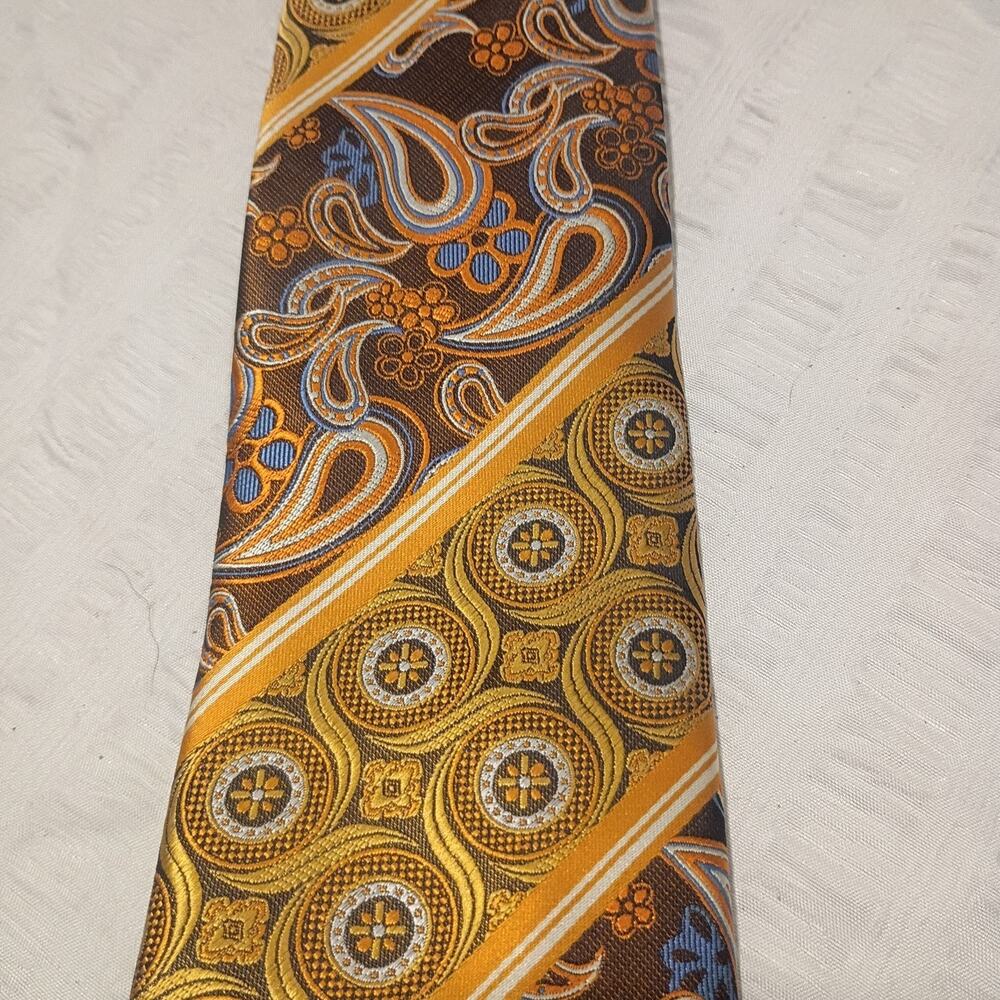 C.Allen Paisley Printed Mens Tie
